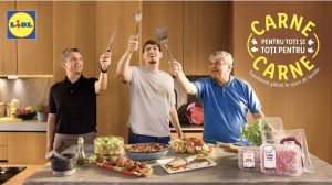 Read more about the article Lidl România extinde parteneriatele cu producătorii români de carne și pește proaspete și lansează o nouă campanie alături de familia Lucescu, „Carne pentru toți și toți pentru carne”