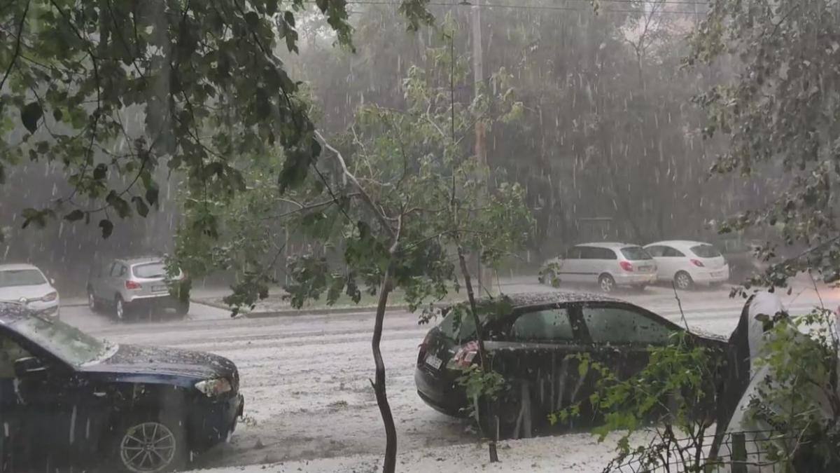 You are currently viewing DSU: Patru persoane rănite în urma fenomenelor meteo din această seară