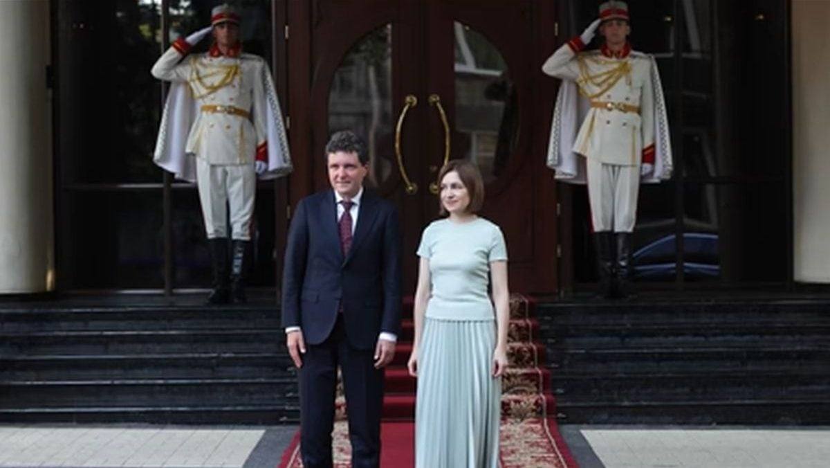 You are currently viewing Nicuşor Dan, vizită oficială în Republica Moldova, cu prilejul Zilei Limbii Române
