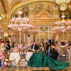 Read more about the article Palatul Culturii din Iași găzduiește astăzi Marele Bal al Prinților și Prințeselor de la Monte Carlo