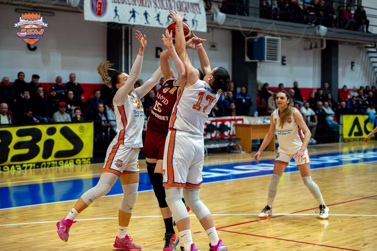You are currently viewing CSM Târgoviște, calificată în finala Cupei Federației la baschet feminin. Victorie lejeră cu Sportul Studențesc Leii București în semifinale