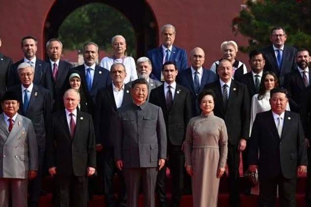 You are currently viewing Aurelian Cotinescu: Faptul că doi foști premieri au ales să apară alături de trei dictatori subminează în mod direct interesele strategice ale țării