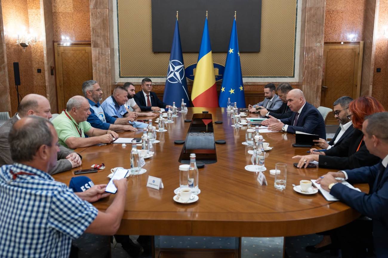 You are currently viewing Bolojan s-a întâlnit cu reprezentanții sindicatelor din administrația publică
