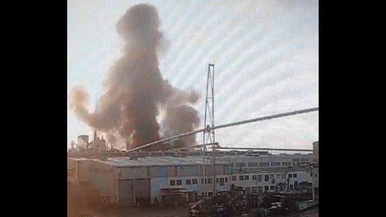 You are currently viewing Mai mulți răniți, în urma unei explozii la fabrica Kronochem din Sebeș