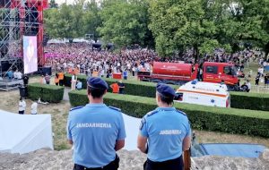 Read more about the article Măsuri de ordine publică asigurate de jandarmi la manifestările ocazionate de „Zilele Cetății Târgoviște”