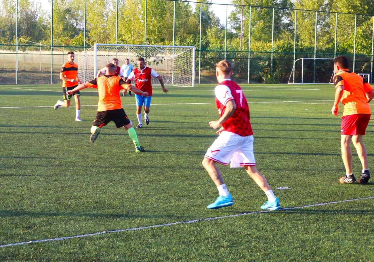 You are currently viewing S-au aflat deja finalistele Cupei Cartierelor 2025! Echipele „Micro 12” și „Centru” se luptă pentru trofeu