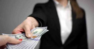 You are currently viewing Președintele a promulgat legea care pedepsește camăta