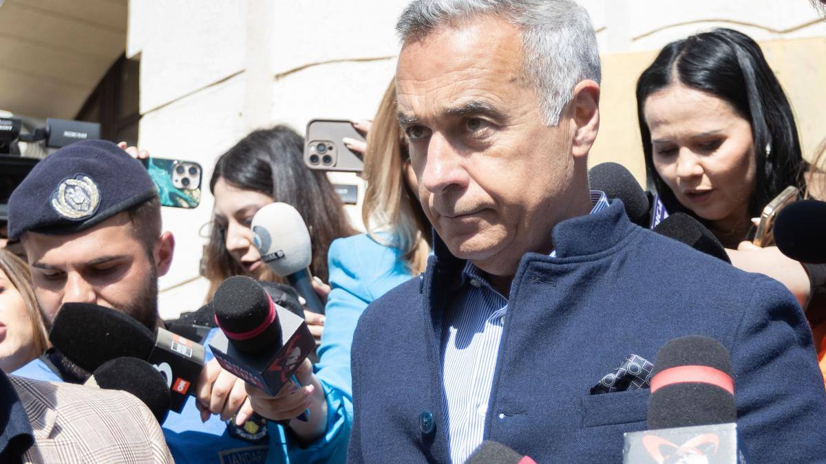 You are currently viewing Radu Popa: Astăzi, trimiterea în judecată a lui Călin Georgescu pare, pentru mulți, clipa aceea rară în care istoria își drege glasul și cere, cu voce joasă, restabilirea ordinii