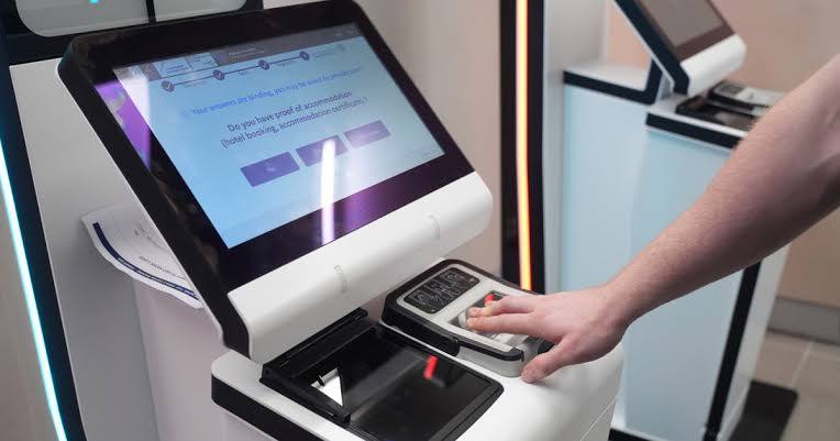 You are currently viewing Vezi cum funcționează sistemul de Intrare/Ieșire (EES), un instrument modern de control la frontiera externă a Spațiului Schengen