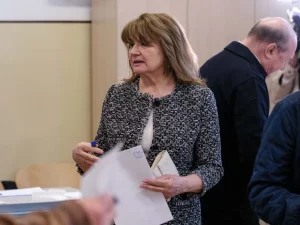 Read more about the article Maria Băsescu a votat la alegerile din Republica Moldova, la Ambasada din Bucureşti