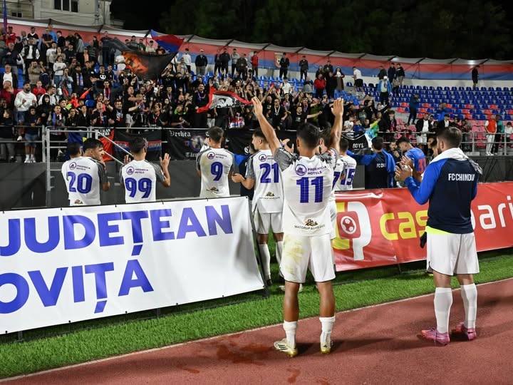 You are currently viewing Fotbaliștii Chindiei Târgoviște, pregătiri la intensitate maximă pentru duelul cu FC Bacău. Biletele pentru disputa de sâmbătă au fost puse în vânzare