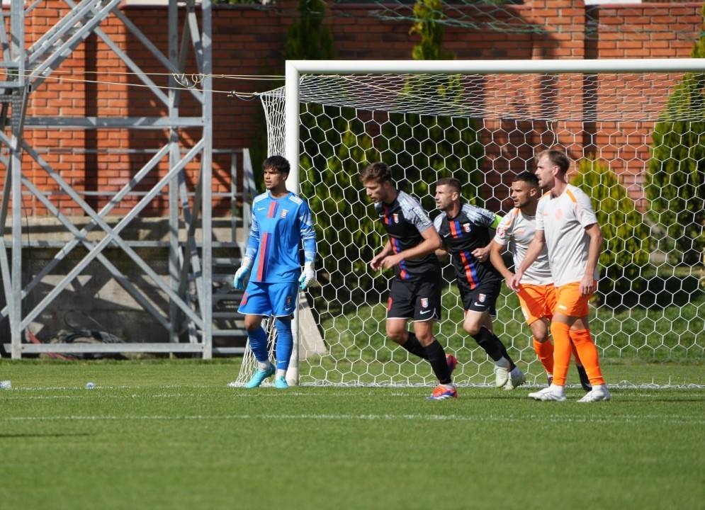 You are currently viewing Chindia Târgoviște, la a doua înfrângere consecutivă în campionat! Eșec dureros cu FC Voluntari, lângă Turnul Chindiei