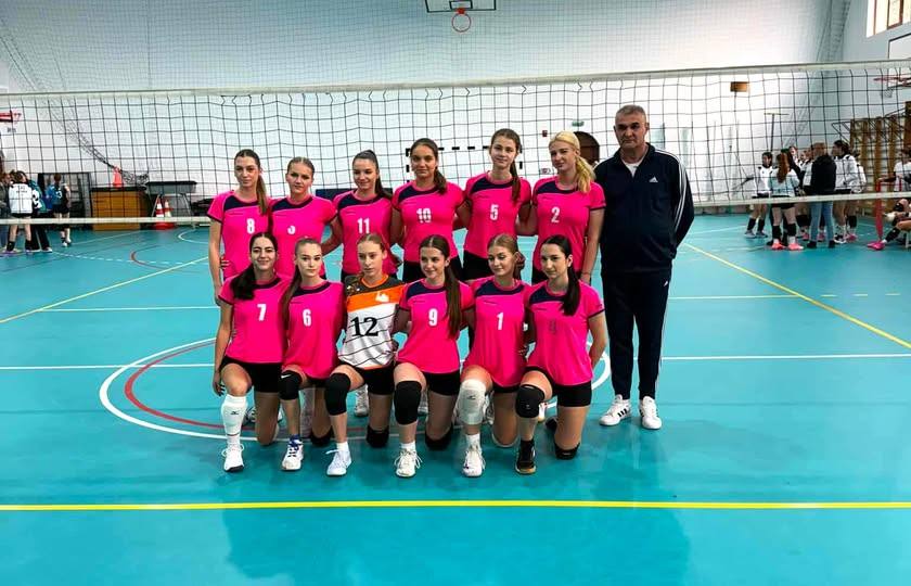You are currently viewing Start perfect de campionat pentru voleibalistele U19 de la CSȘ Târgoviște! Victorii pe linie pentru dâmbovițence în primul turneu al sezonului
