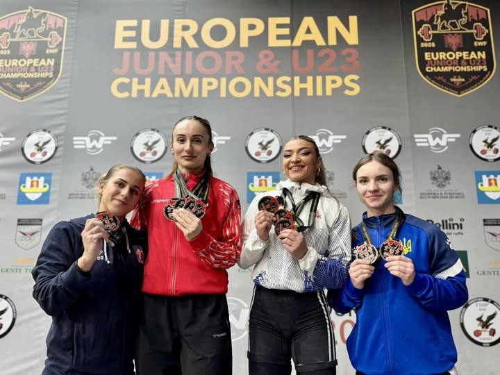 You are currently viewing De neoprit în Albania! Halterofila Mihaela Cambei, triplă campioană europeană la tineret