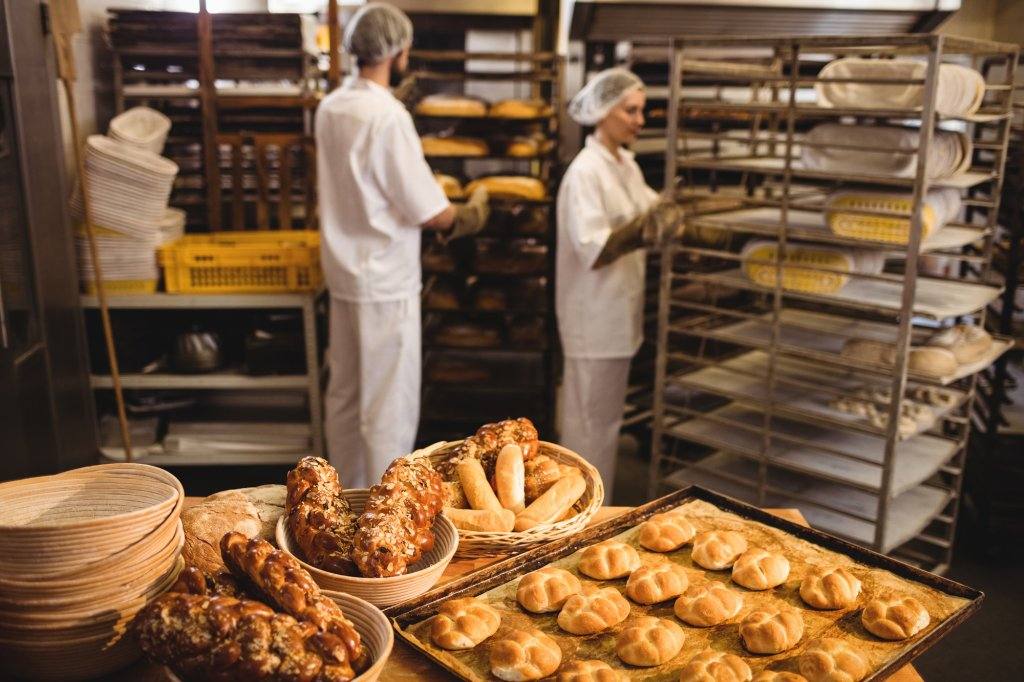 You are currently viewing ITM Dâmbovița, în control la operatorii din industria alimentară. Inspectorii de muncă au aplicat amenzi de peste 57 mii lei