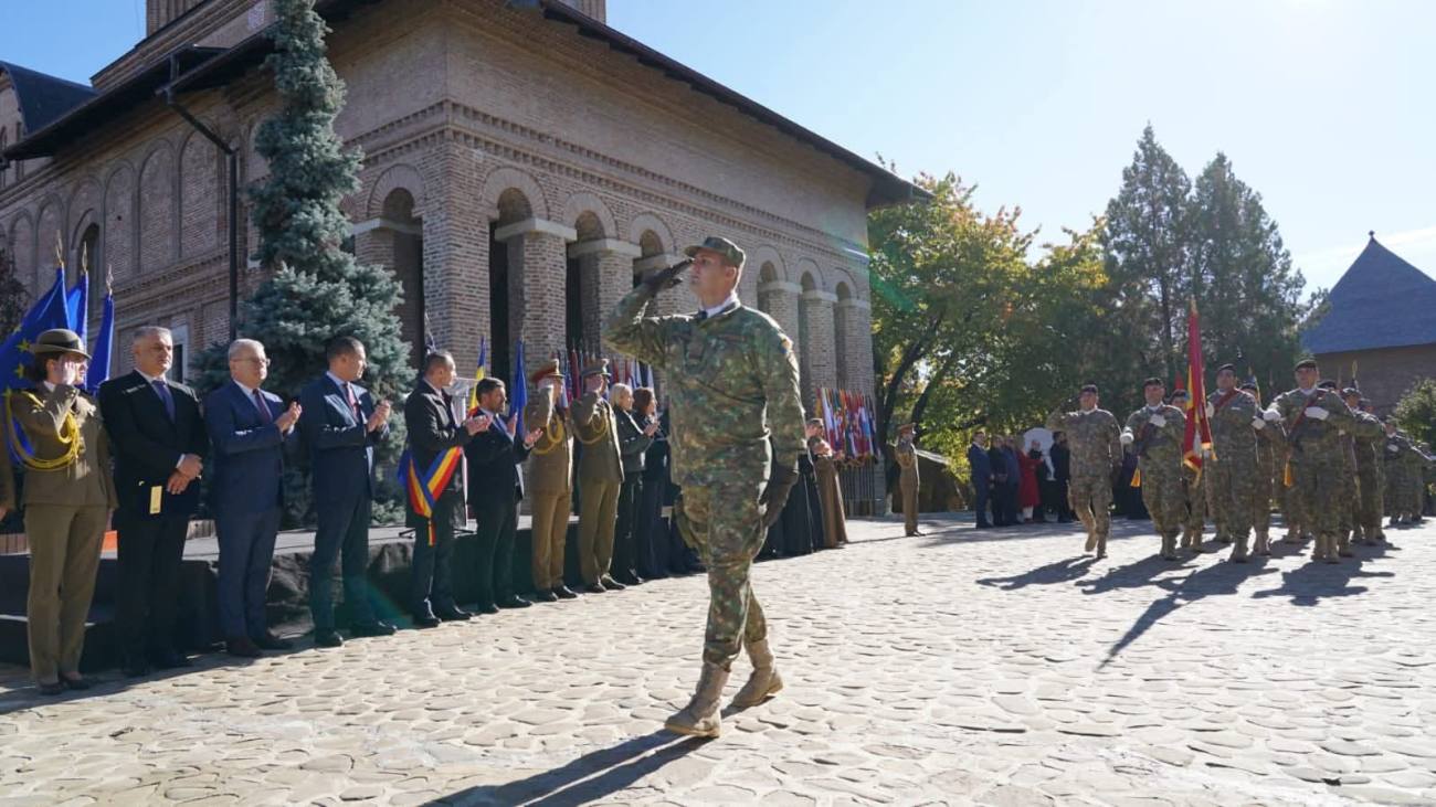 You are currently viewing Ziua Armatei României, sărbătorită la Târgoviște. Prefectul Marian Tănase: Spiritul de jertfă și iubirea de patrie nu s-au stins