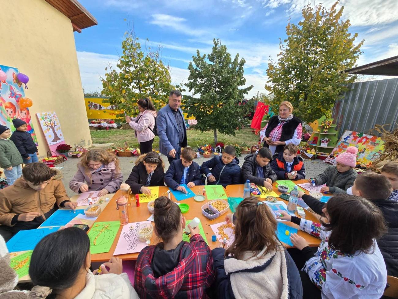 You are currently viewing „Toamna în poveste și culori”, sărbătoarea copilăriei la Petrești