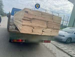 Read more about the article DÂMBOVIȚA: ACȚIUNI BLITZ DESFĂȘURATE DE POLIȚIȘTII BIROULUI RUTIER!