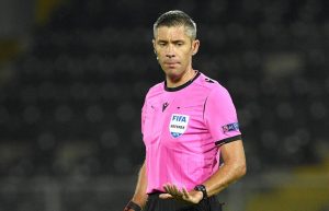 Read more about the article Arbitrajul românesc, din nou la cel înalt nivel! Radu Petrescu, delegat în etapa a treia din UEFA Europa League