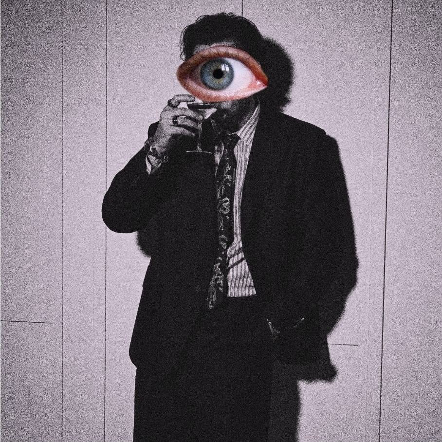 You are currently viewing Adi Istrate lansează „Ce ochi albaștri ai” — piesa care a devenit virală înainte de a fi lansată oficial