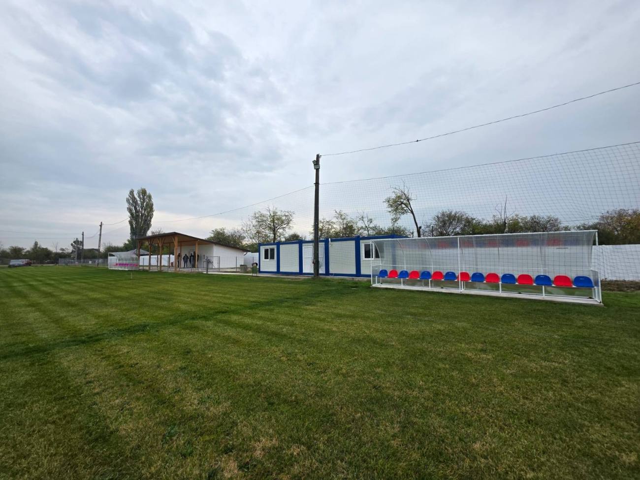 You are currently viewing Daniel Nica, primar Dobra: Au fost finalizate lucrările de modernizare și reabilitare a Bazei Sportive din satul Dobra