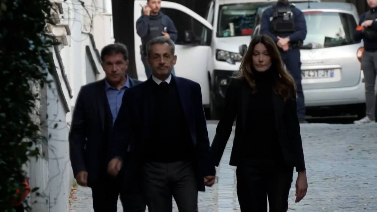 You are currently viewing Fostul președinte francez Nicolas Sarkozy a ajuns la închisoarea Santé din Paris