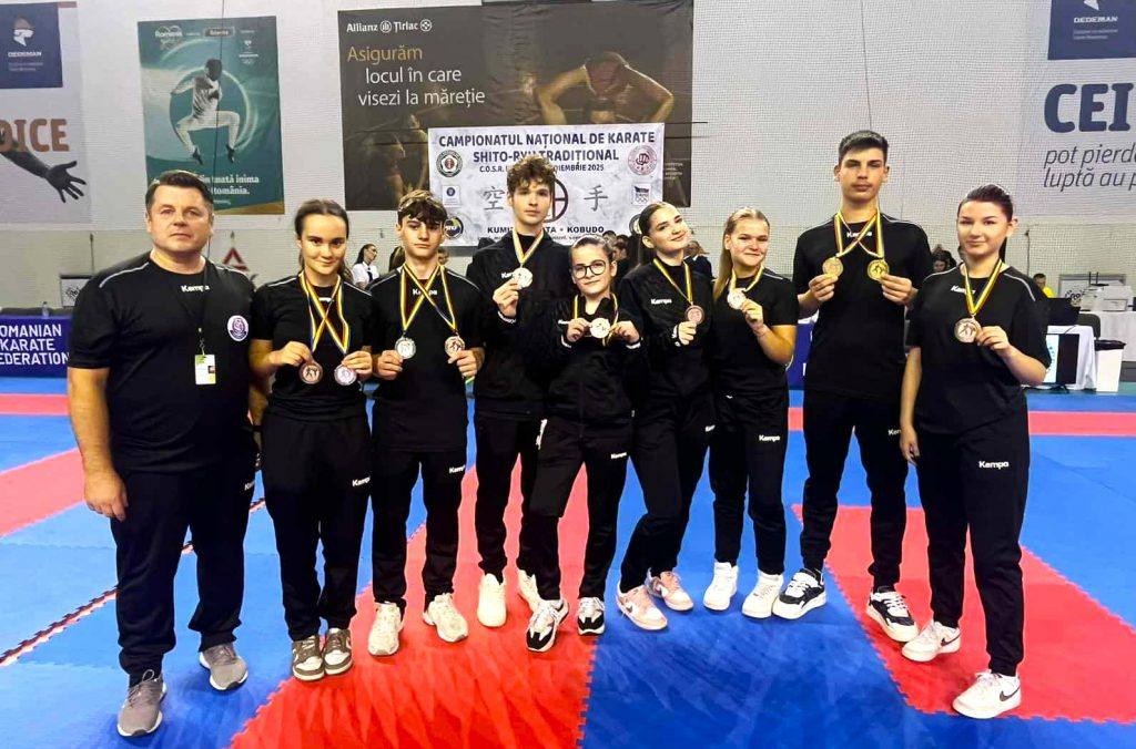 You are currently viewing Zece medalii pentru sportivii de la CS Târgoviște la Campionatul Național de Karate Shito Ryu Tradițional. Fabian Constantin, medaliat cu aur de două ori