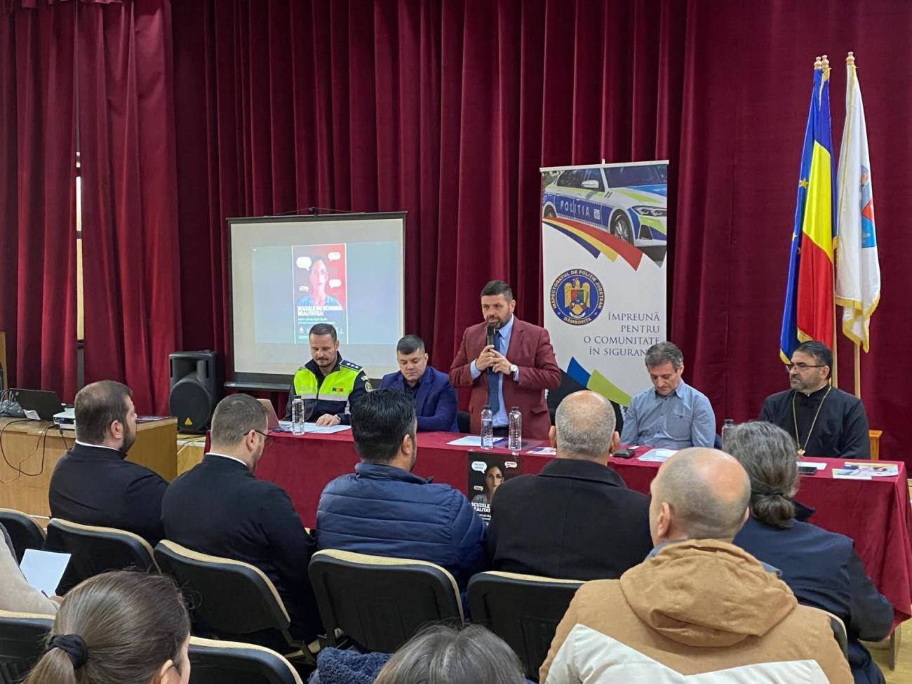 You are currently viewing Prefectura Dâmbovița continuă campania de prevenire a violenței domestice