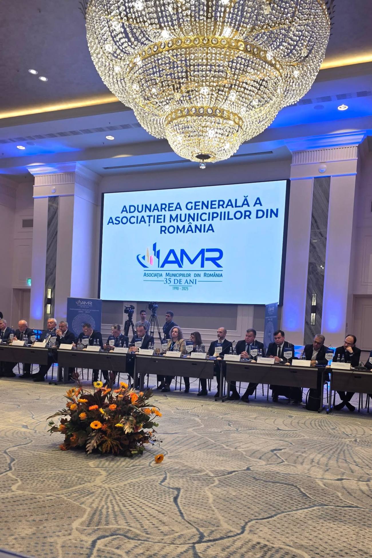 You are currently viewing Primarul Daniel Cristian Stan, nemulțumit de discuțiile purtate la Adunarea Asociației Municipiilor din România: Deficitul bugetar nu poate fi acoperit pe spatele cetățenilor