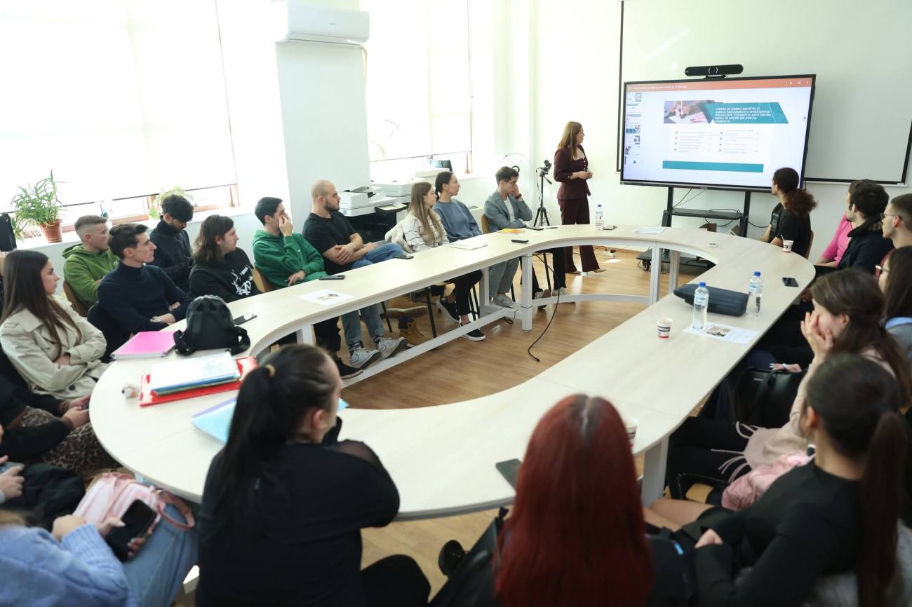 You are currently viewing Alexandra Ioana Pîrlea a reprezentat Camera de Comerț Dâmbovița la Conferința Studenților Ambasadori