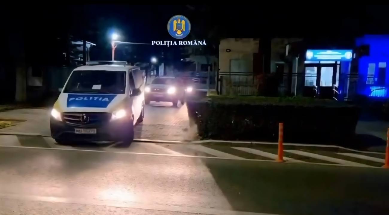 You are currently viewing DÂMBOVIȚA: PERCHEZIȚII DOMICILIARE ÎNTR-UN DOSAR PENAL PRIVIND SĂVÂRȘIREA INFRACȚIUNII DE FURT CALIFICAT