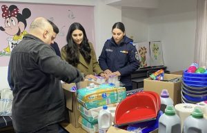 Read more about the article Jandarmii dâmbovițeni – acțiune umanitară la Direcția Generală de Asistență Socială și Protecția Copilului Dâmbovița