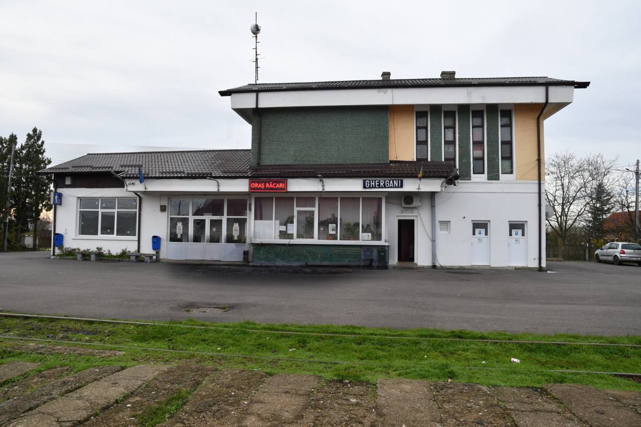 You are currently viewing Marius Caraveteanu: Se lucrează la Gara Ghergani! Un proiect major care va readuce transportul feroviar la standarde europene