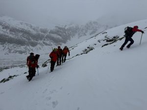 Read more about the article Intervenție Salvamont pentru recuperarea unui turist blocat, în Bucegi, pe un traseu închis
