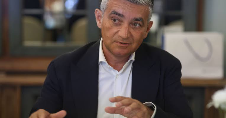 You are currently viewing Prefectul de Prahova și primarul din Sinaia, audiați la Parchet într-un dosar de abuz în serviciu