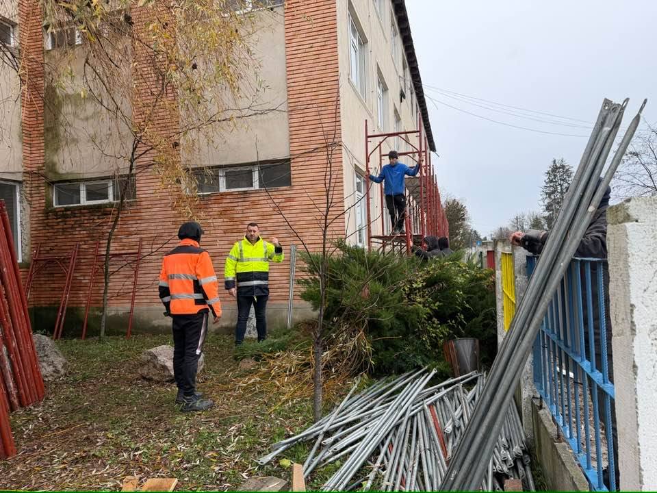 You are currently viewing Gabriel Purcaru, primar Moreni: Am dat startul lucrărilor de eficientizare energetică la Școala Gimnazială nr. 1