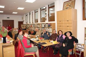 Read more about the article Regina Maria, inspirație la „Întâlnire cu toamna la Clubul Seniorilor”, organizată de Biblioteca Județeană Dâmbovița