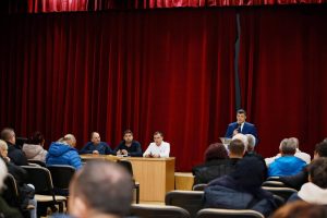 Read more about the article Primarul Laurențiu Costache a încheiat Săptămâna Dialogului cu Cetățenii, printr-o întâlnire cu reprezentanții asociațiilor de proprietari