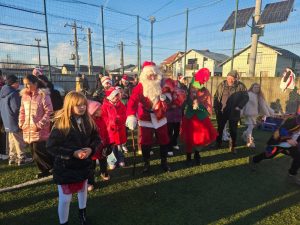 Read more about the article Târgul de Crăciun de la Ulmi, un succes – fonduri strânse pentru familii aflate în dificultate