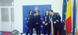 Read more about the article DÂMBOVIȚA: Polițiști din cadrul Direcției Generale Permise de Conducere și Înmatriculare a Vehiculelor și al Direcției Generale de Pașapoarte au fost avansați!
