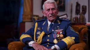 Read more about the article Generalul în retragere Radu Theodoru, acuzat de trădare de DIICOT, a murit la 101 ani