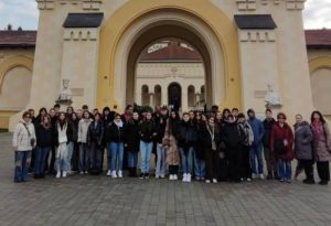 Read more about the article Elevi ai Liceului de Arte „Bălașa Doamna” din Târgoviște au participat la activitățile Proiectului Educațional ,,Descoperim Transilvania și Țara Crișurilor”,