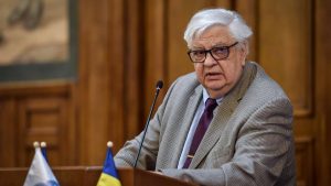 Read more about the article A murit profesorul Mircea Coșea, fost vice prim-ministru