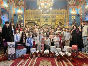 Read more about the article Sezonul Sărbătorilor de iarnă a debutat la Dărmănești cu daruri, colinde și multă bucurie