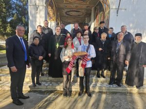 Read more about the article Zi de sărbătoare la Dărmănești. Cupluri longevive, seniori și copii cu rezultate la concursuri, premiați de administrația locală