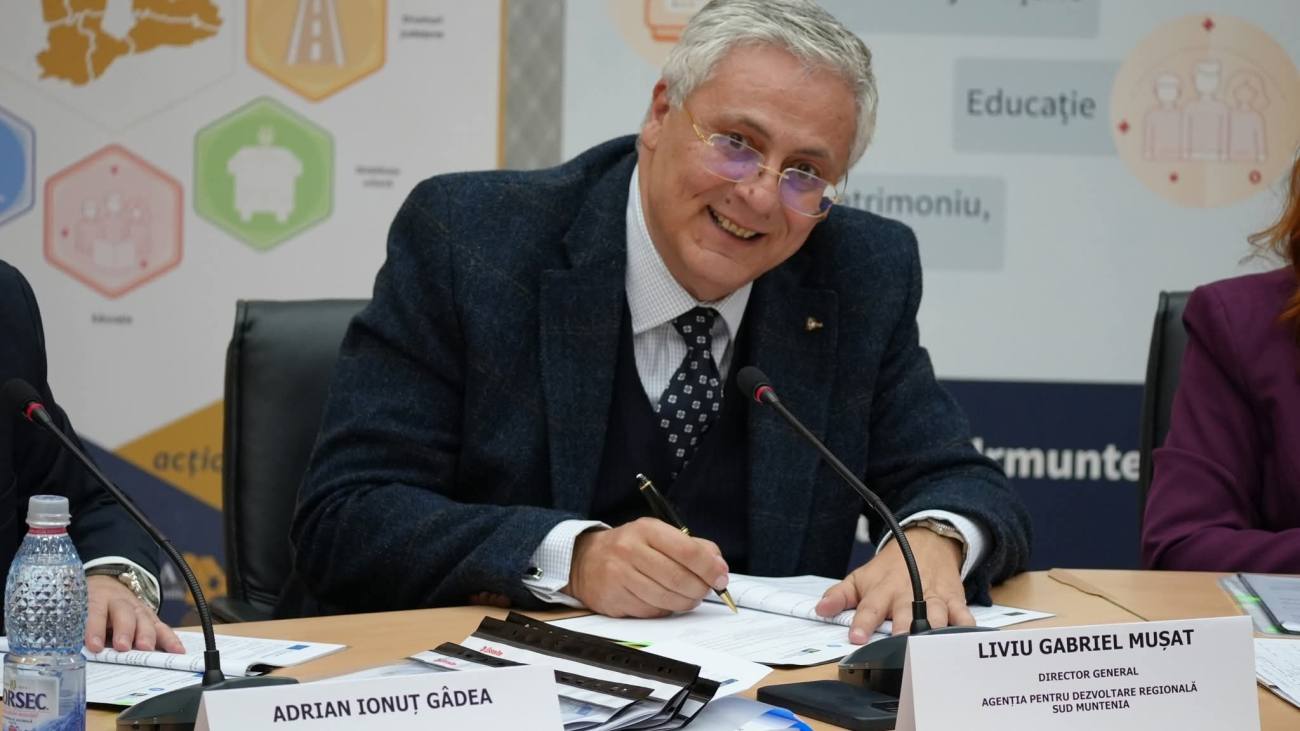 You are currently viewing Directorul ADR Sud Muntenia, Liviu-Gabriel Mușat, sărbătorește, astăzi, 26 de ani în fruntea instituției