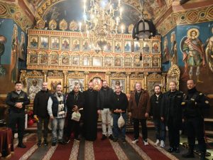 Read more about the article Mai mulți deținuți de la Penitenciarul Găești au mers cu colindul la Mănăstirile Dealu și Viforâta