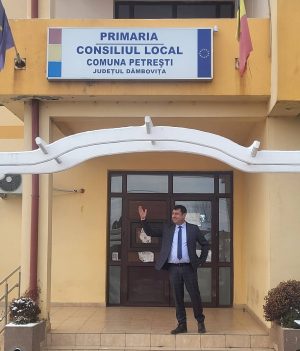 Read more about the article Campanie de sprijin pentru persoanele nevoiașe, la Petrești. Primarul Lucian Daniel Andrei invită comunitatea să se implice