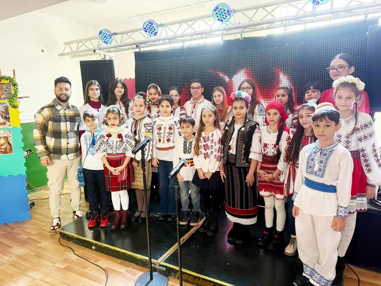 You are currently viewing Sărbătorile de iarnă, marcate printr-o activitate artistică la Clubul Copiilor Titu