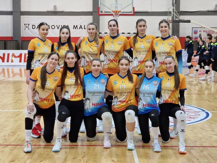 You are currently viewing Voleibalistele de la CSM Târgoviște, la prima victorie în acest an! Dâmbovițencele, succes lejer cu CS Muscel Aro Câmpulung